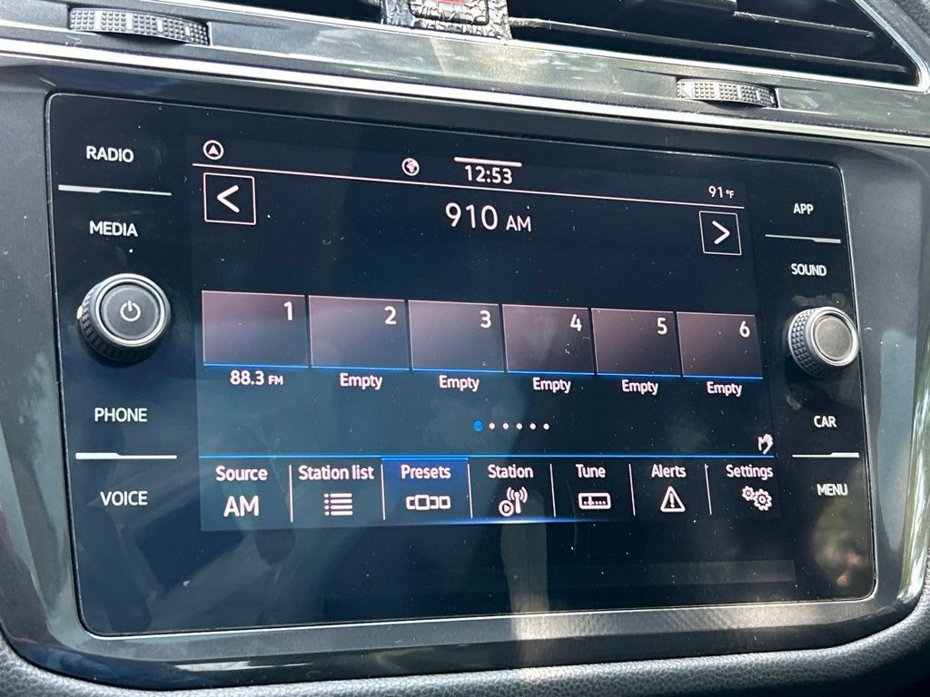 Used 2022 Volkswagen Tiguan SE FWD image 34