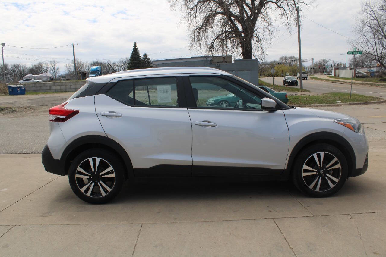 Used 2020 Nissan Kicks SV image 17