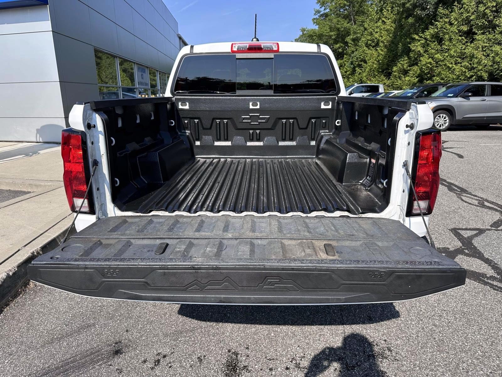 Used 2023 Chevrolet Colorado LT w/ LT Convenience Package II AWD/4WD image 7