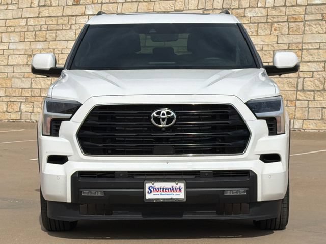 Used 2025 Toyota Sequoia SR5 AWD/4WD image 2
