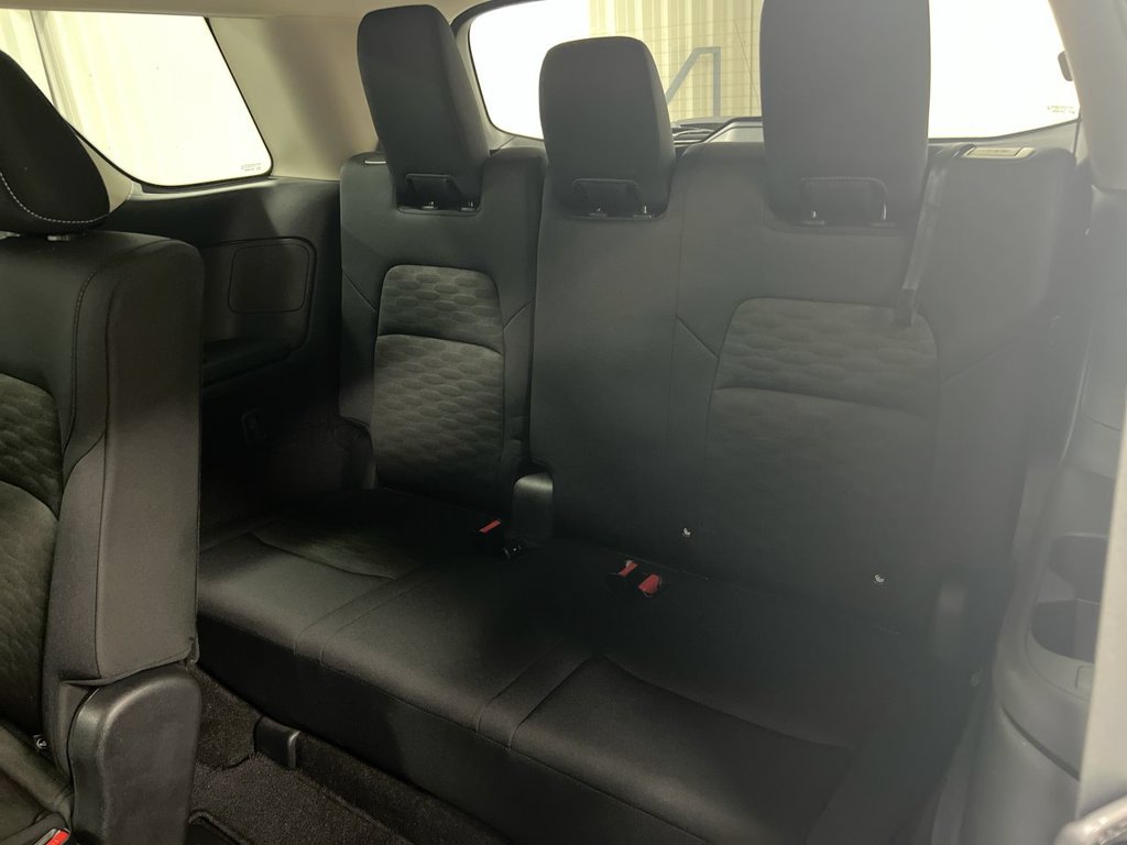 Used 2024 Nissan Pathfinder SV FWD image 23