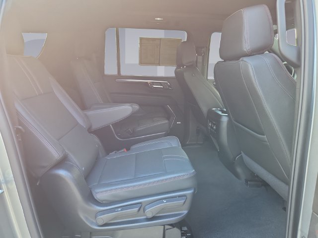 Certified 2025 Chevrolet Suburban RST w/ RST Capability Package AWD/4WD image 18