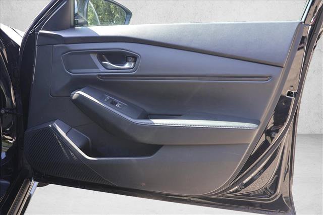 Used 2025 Honda Accord Sport image 30