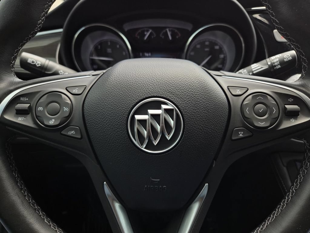 Used 2020 Buick Envision Essence FWD image 24