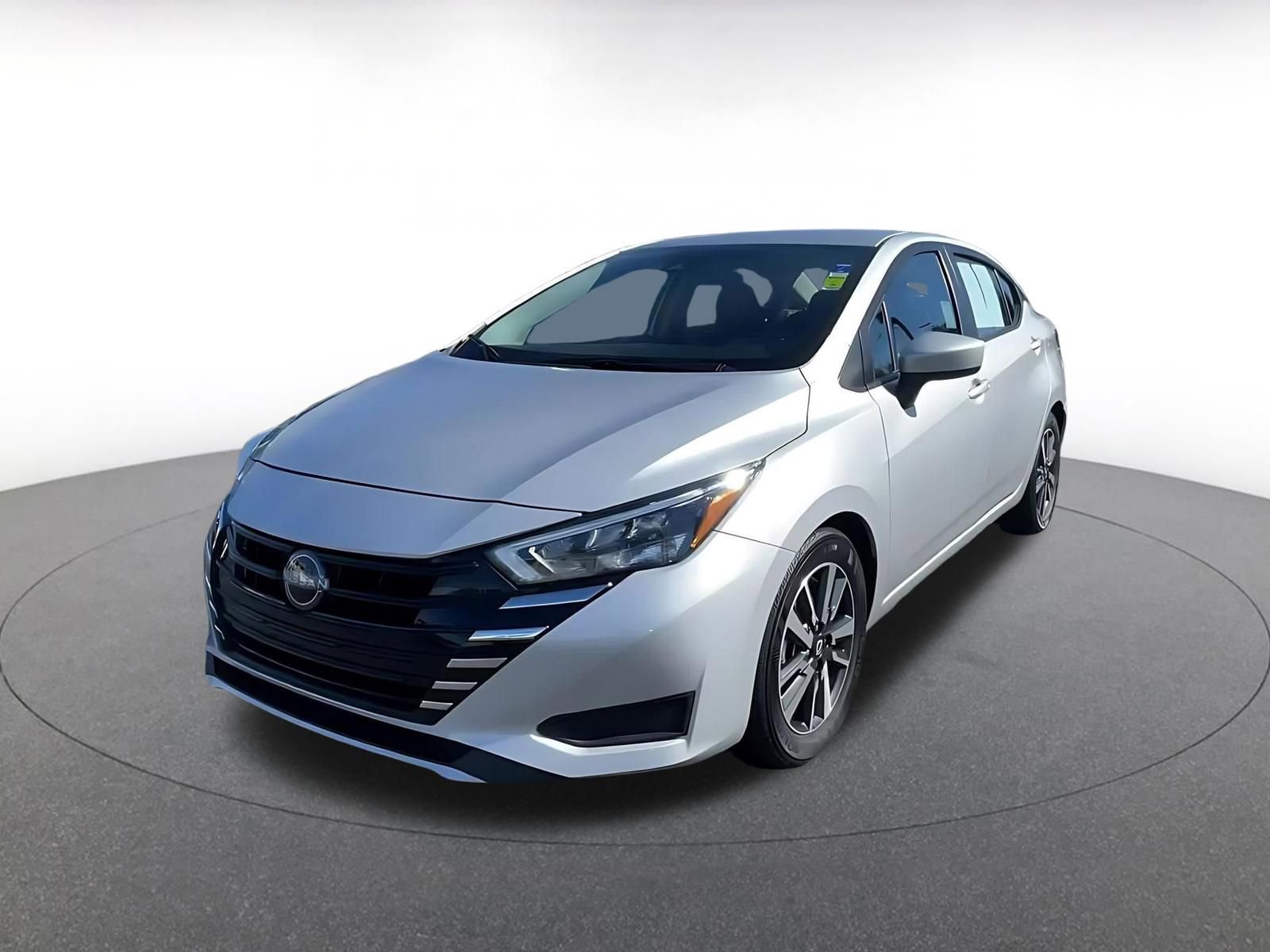 Used 2025 Nissan Versa SV image 7