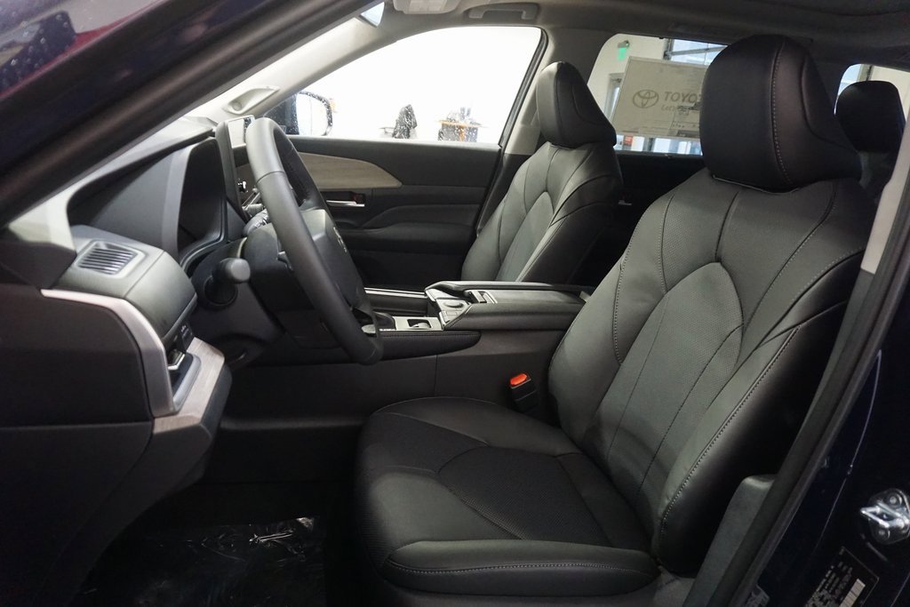New 2026 Toyota Grand Highlander Limited image 24