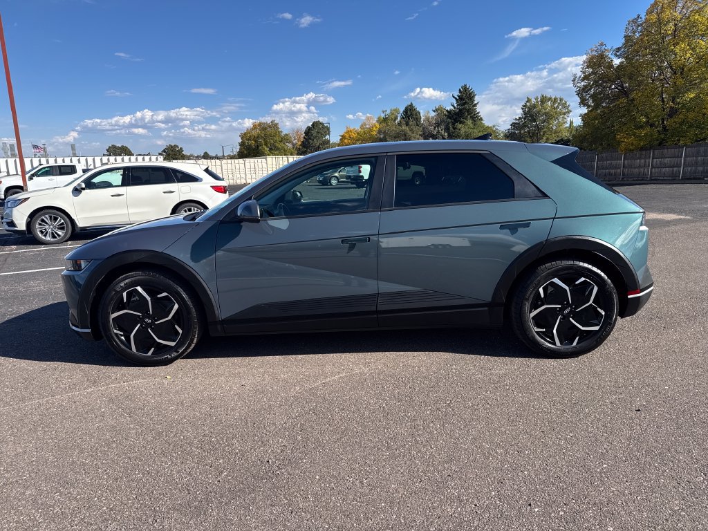 Used 2024 Hyundai Ioniq 5 SEL AWD/4WD image 2