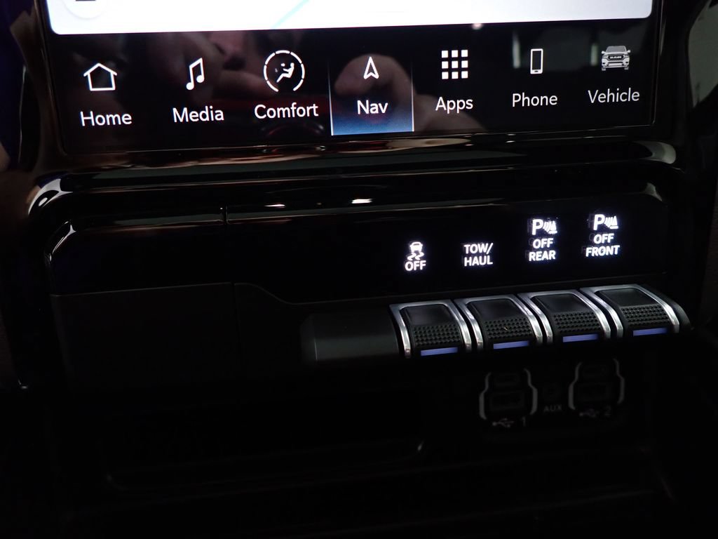 Used 2022 RAM 1500 Big Horn AWD/4WD image 5