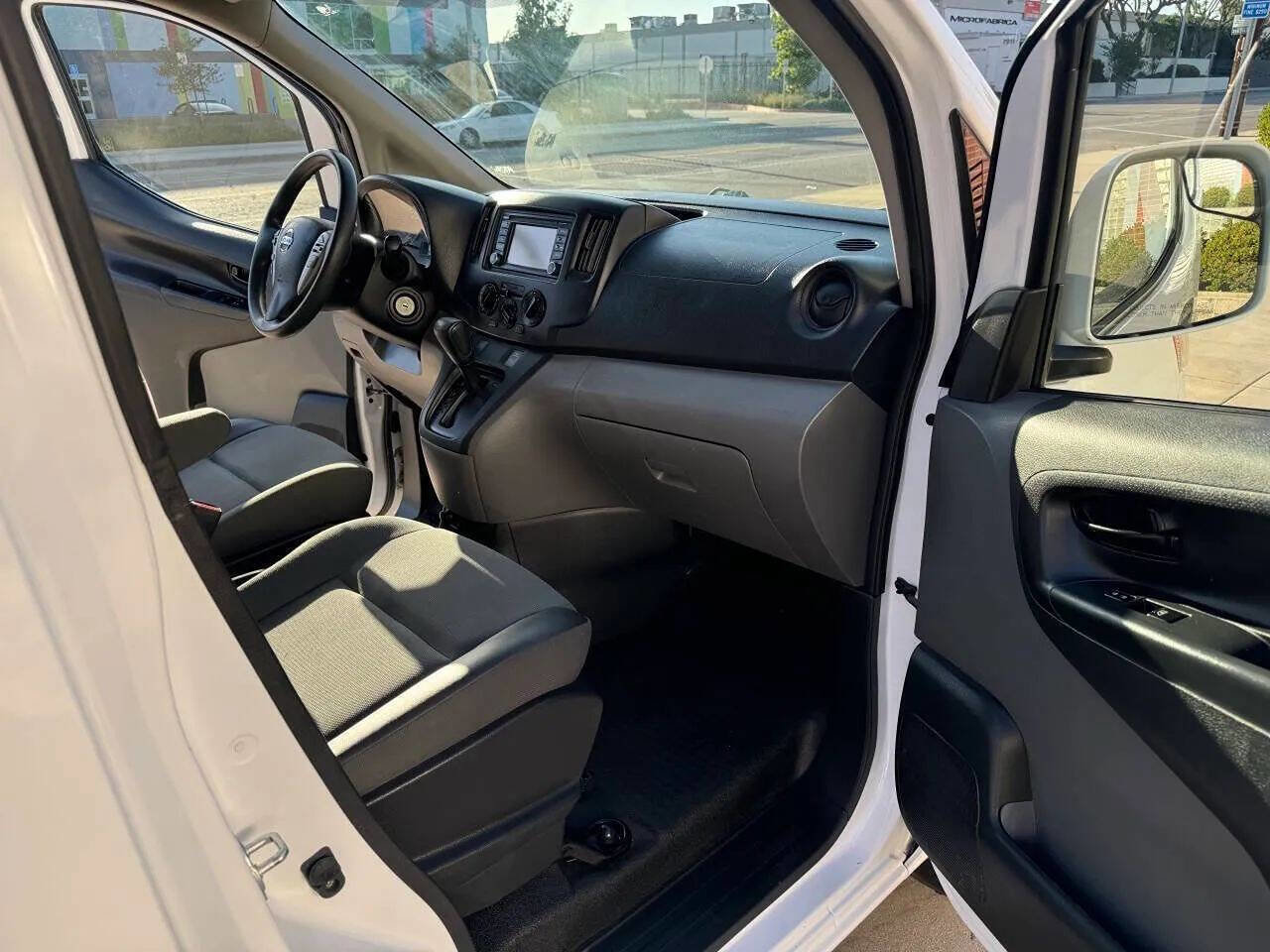 Used 2019 Nissan NV200 SV w/ Navigation Package FWD image 9