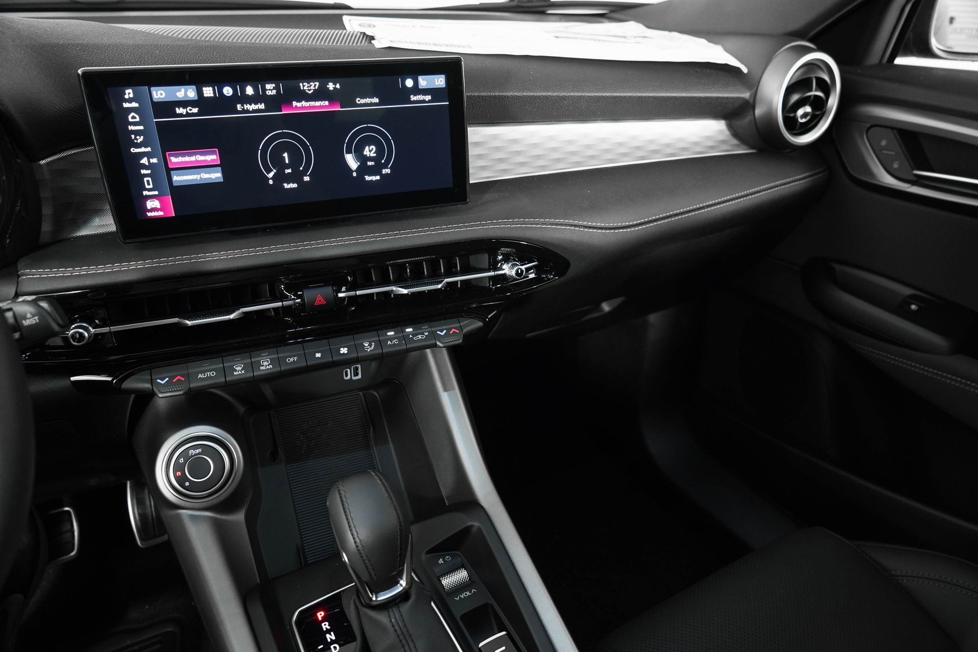 New 2025 Alfa Romeo Tonale w/ Premium Package image 36