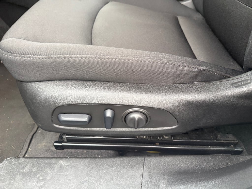 Used 2025 Chevrolet Malibu LT FWD image 13