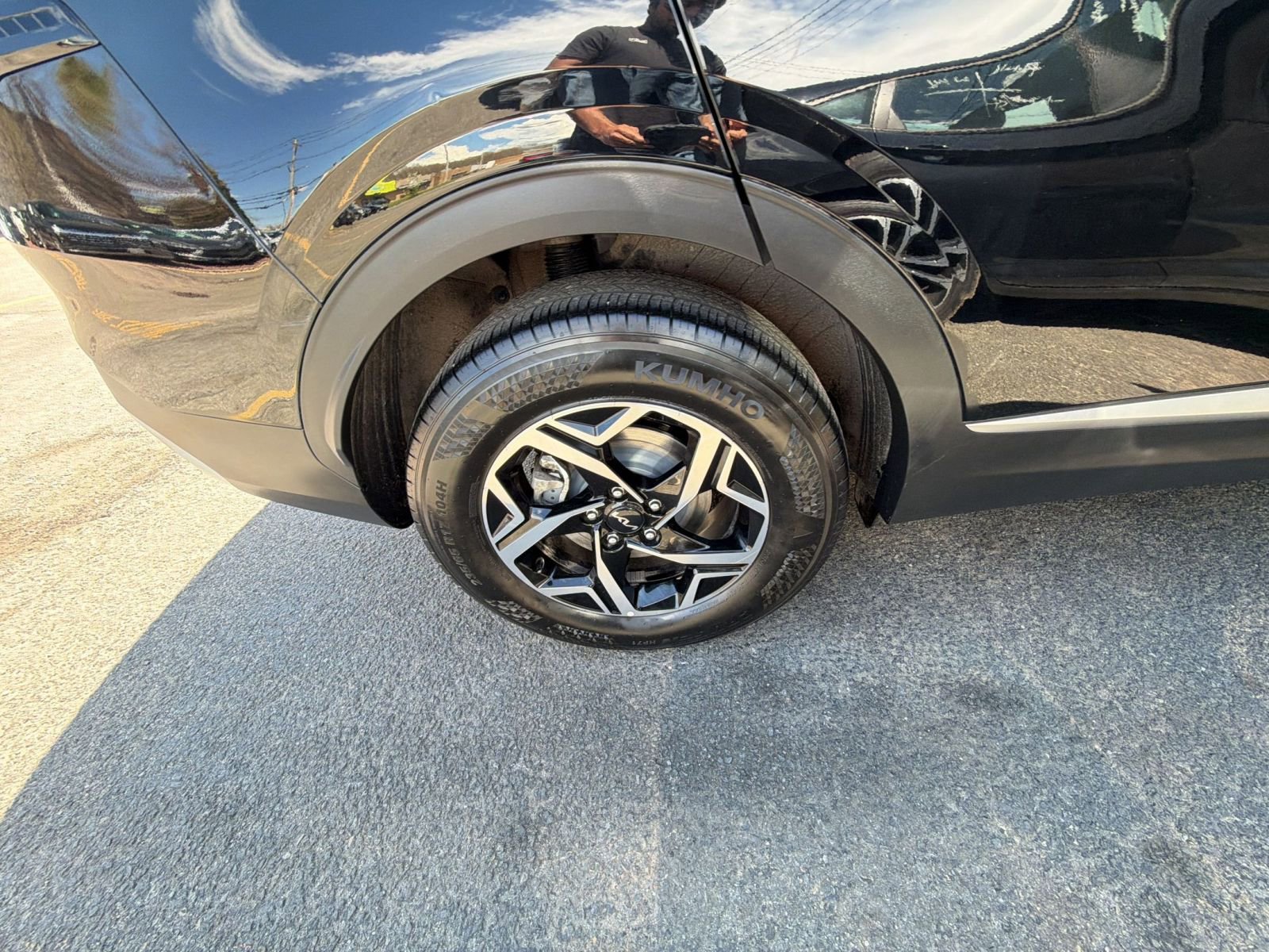 Used 2025 Kia Sportage LX image 10