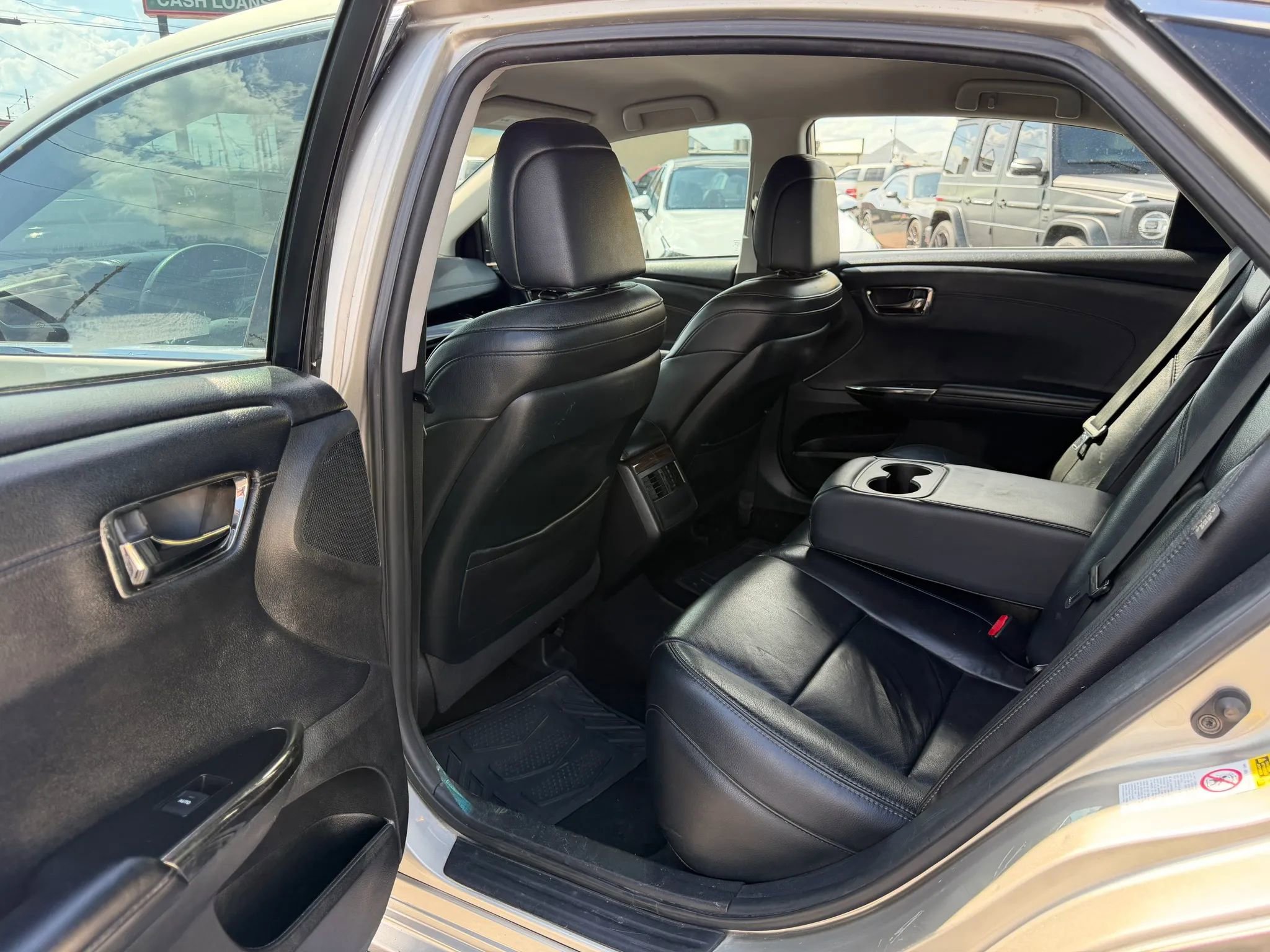 Used 2014 Toyota Avalon XLE FWD image 5