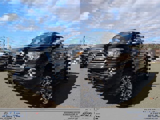 Used 2017 Toyota Tacoma Limited w/ Tow Package image 1