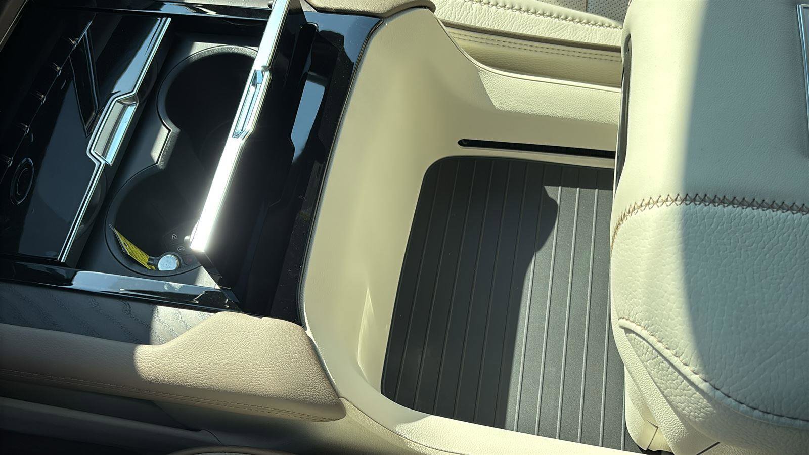 New 2026 GMC Yukon XL Denali w/ Denali Reserve Package image 42