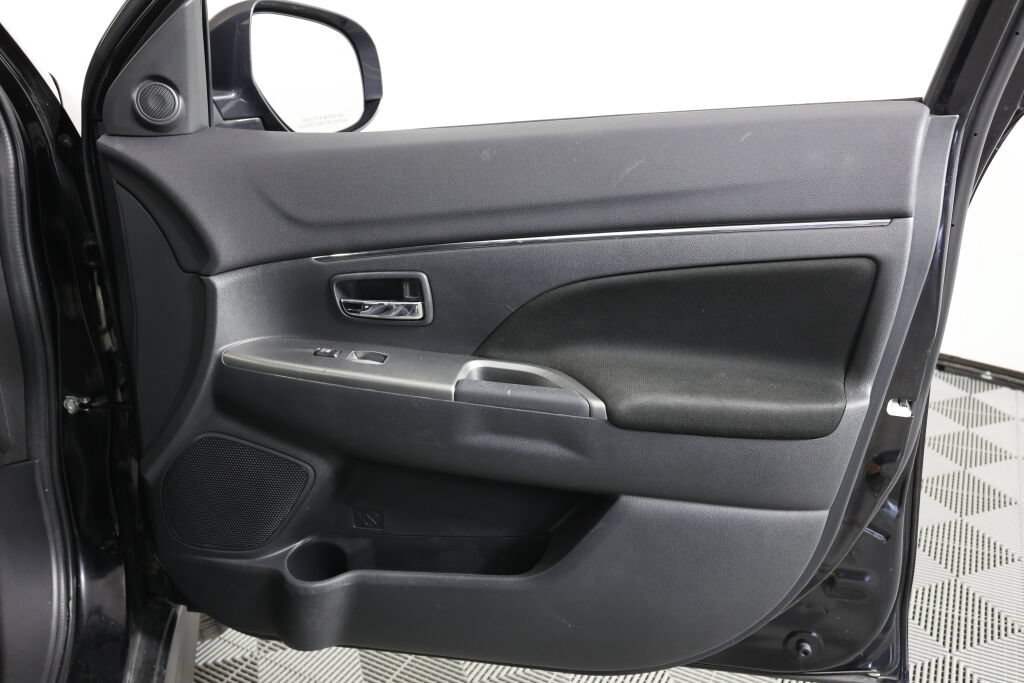 Used 2021 Mitsubishi Outlander Sport SE FWD image 26