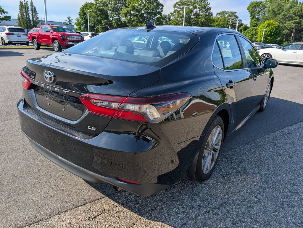 Used 2023 Toyota Camry LE FWD image 6