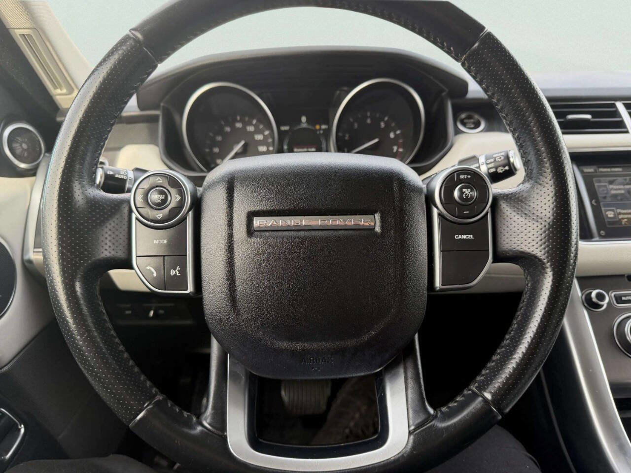 Used 2016 Land Rover Range Rover Sport SE AWD/4WD image 33