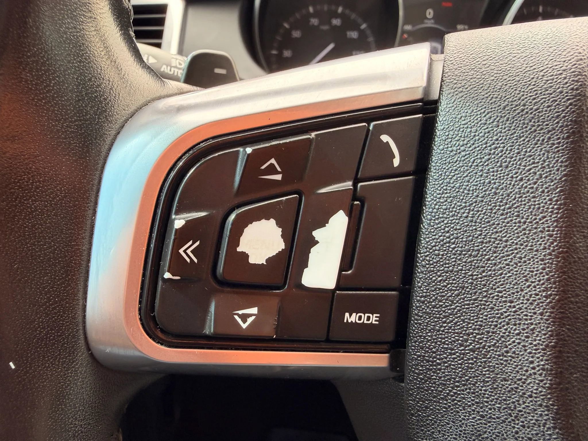 Used 2017 Land Rover Discovery Sport SE image 16