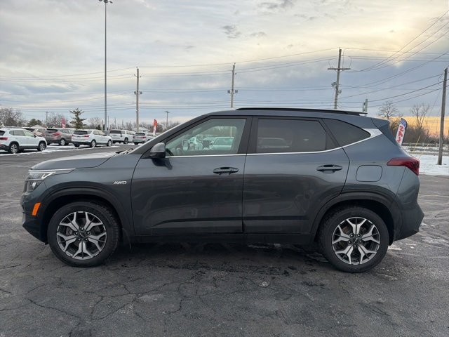 Used 2022 Kia Seltos EX image 4