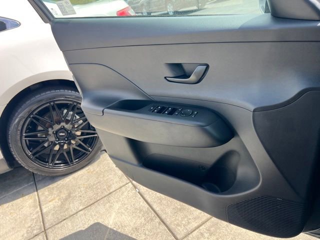 Certified 2024 Hyundai Kona SEL FWD image 17