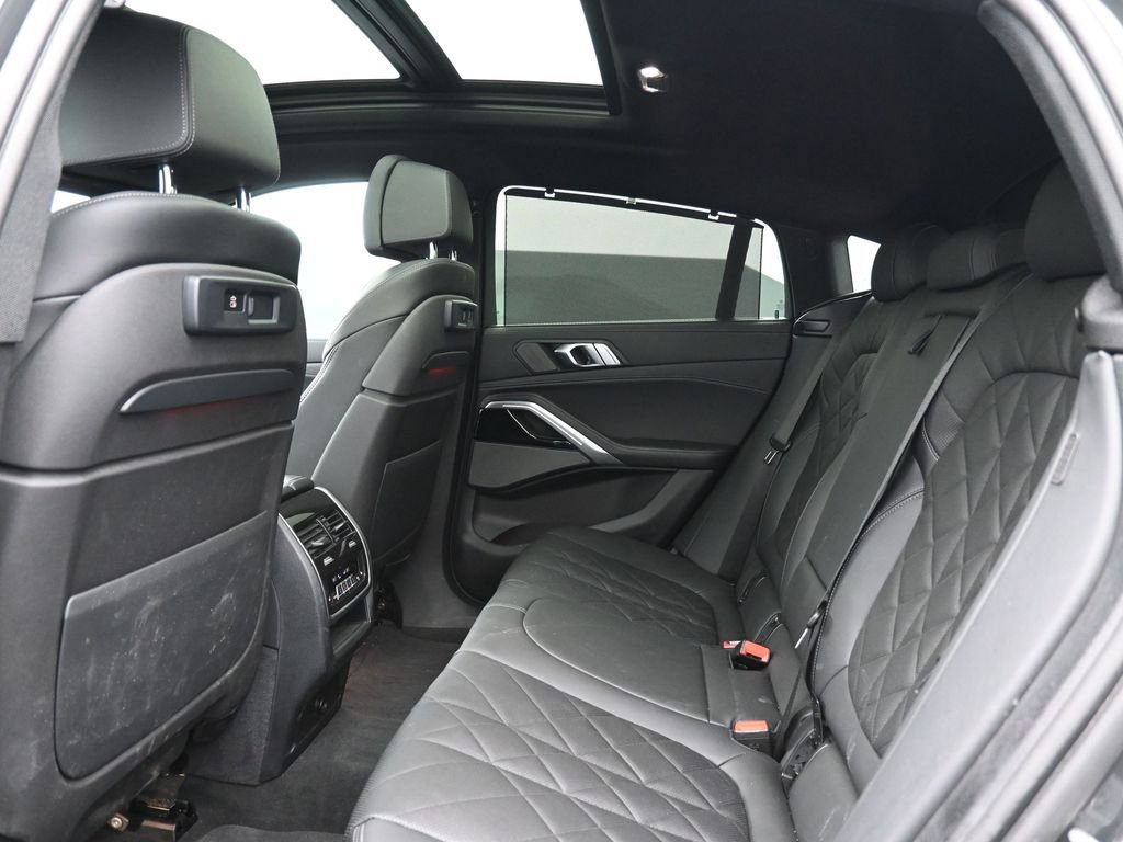Used 2023 BMW X6 M50i w/ Premium Enhanced Package image 21