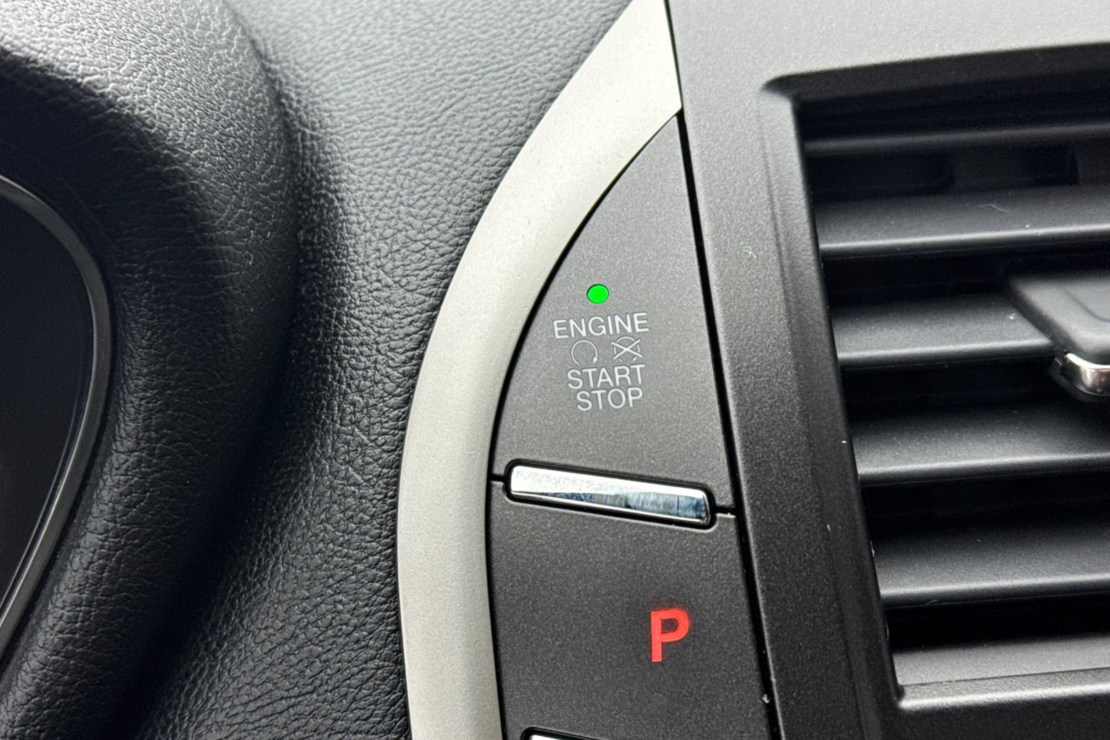 Used 2019 Lincoln MKC Reserve image 23