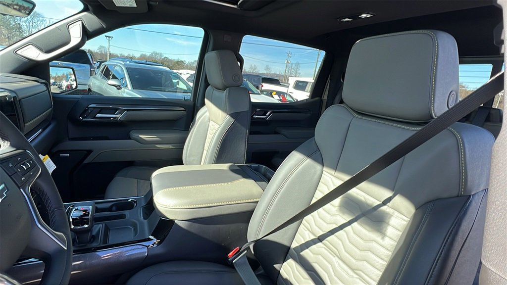 New 2026 Chevrolet Silverado 1500 ZR2 image 15