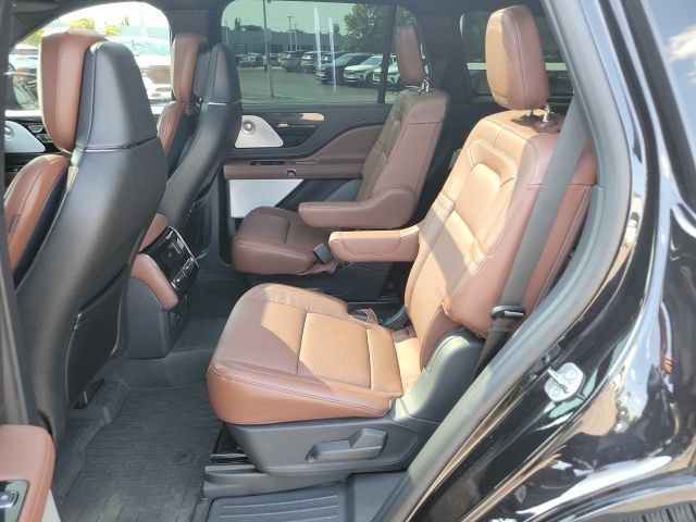 Certified 2025 Lincoln Aviator Reserve w/ Equipment Group 201A AWD/4WD image 25