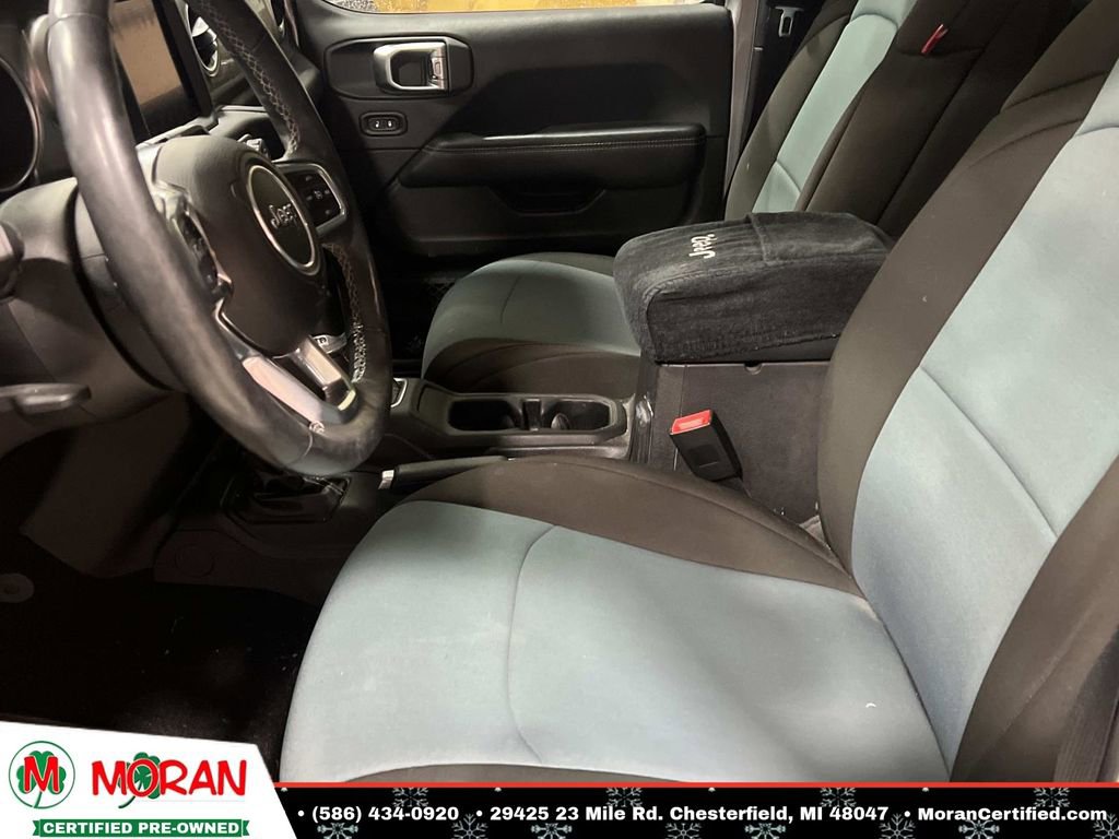 Used 2018 Jeep Wrangler Unlimited Sahara image 16