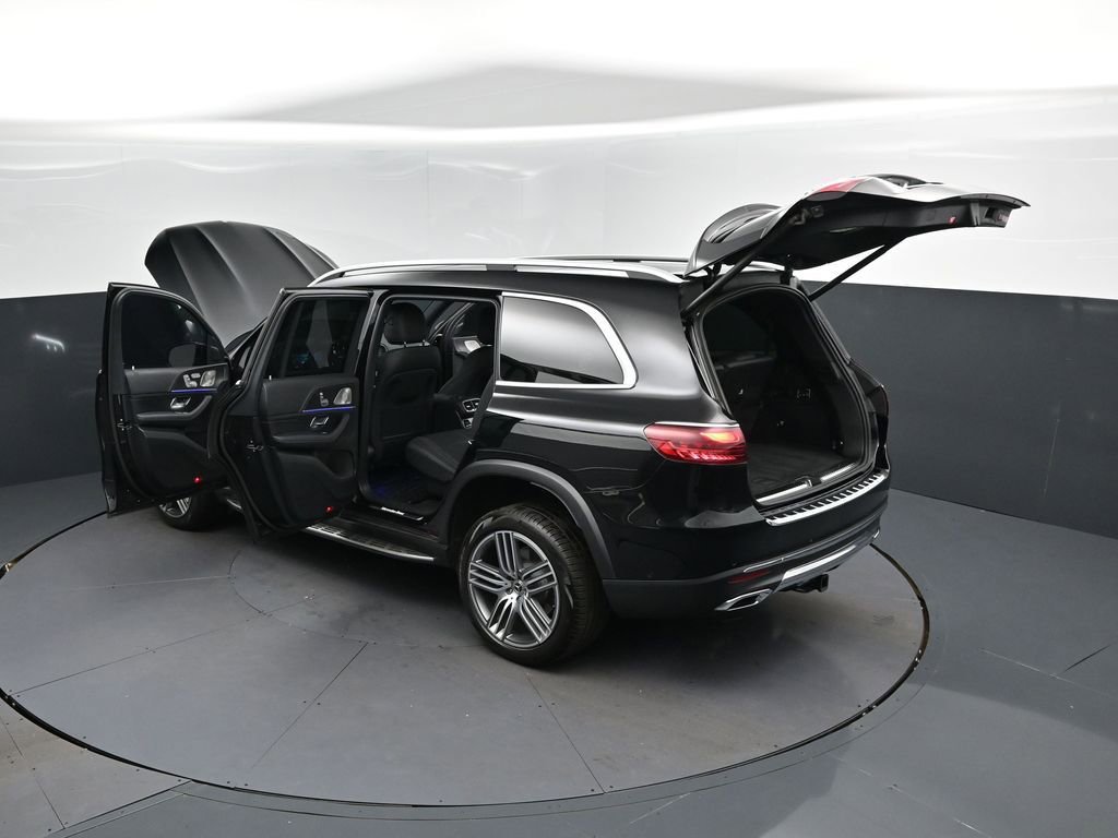 Used 2025 Mercedes-Benz GLS 450 4MATIC image 2