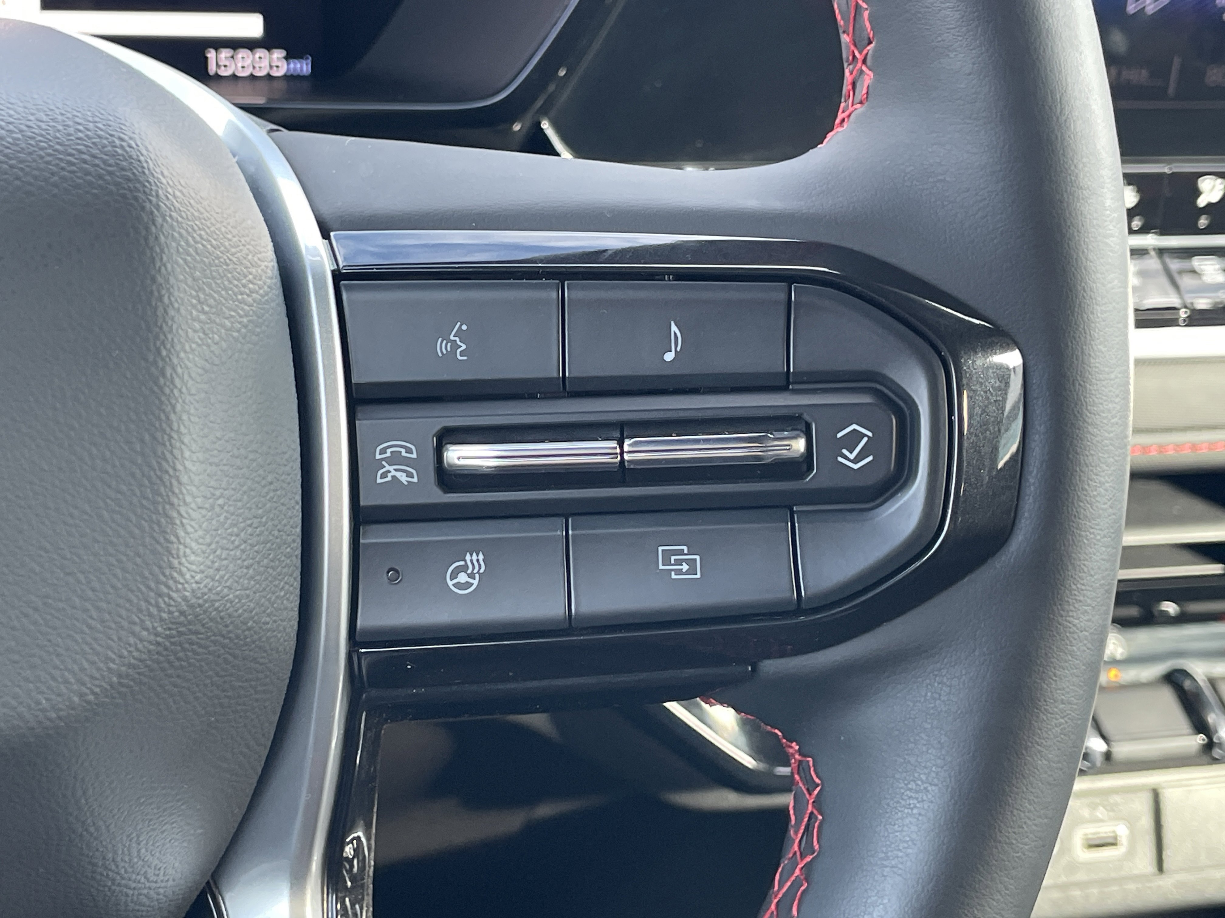 Used 2024 Chevrolet Colorado Z71 w/ Z71 Convenience Package 2 image 25