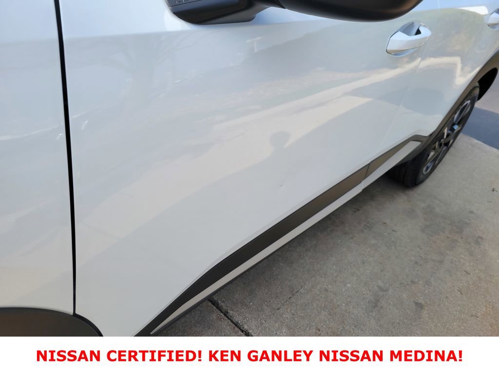 Certified 2025 Nissan Kicks SV AWD/4WD image 11