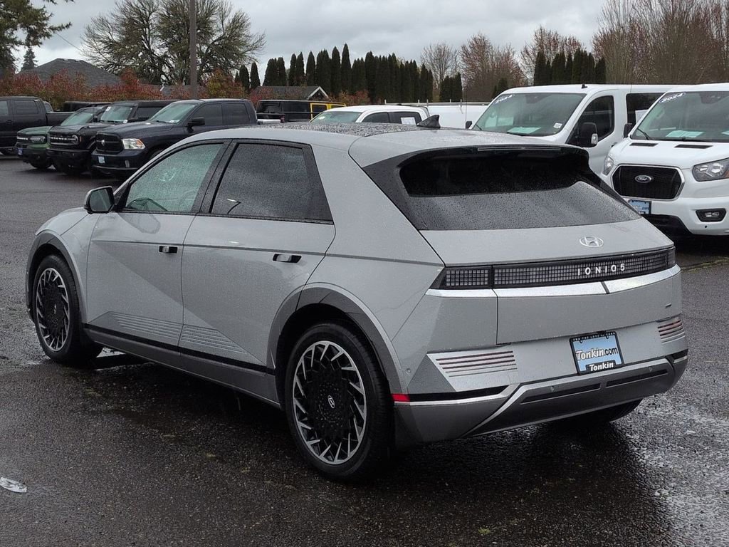 Used 2024 Hyundai Ioniq 5 Limited image 3