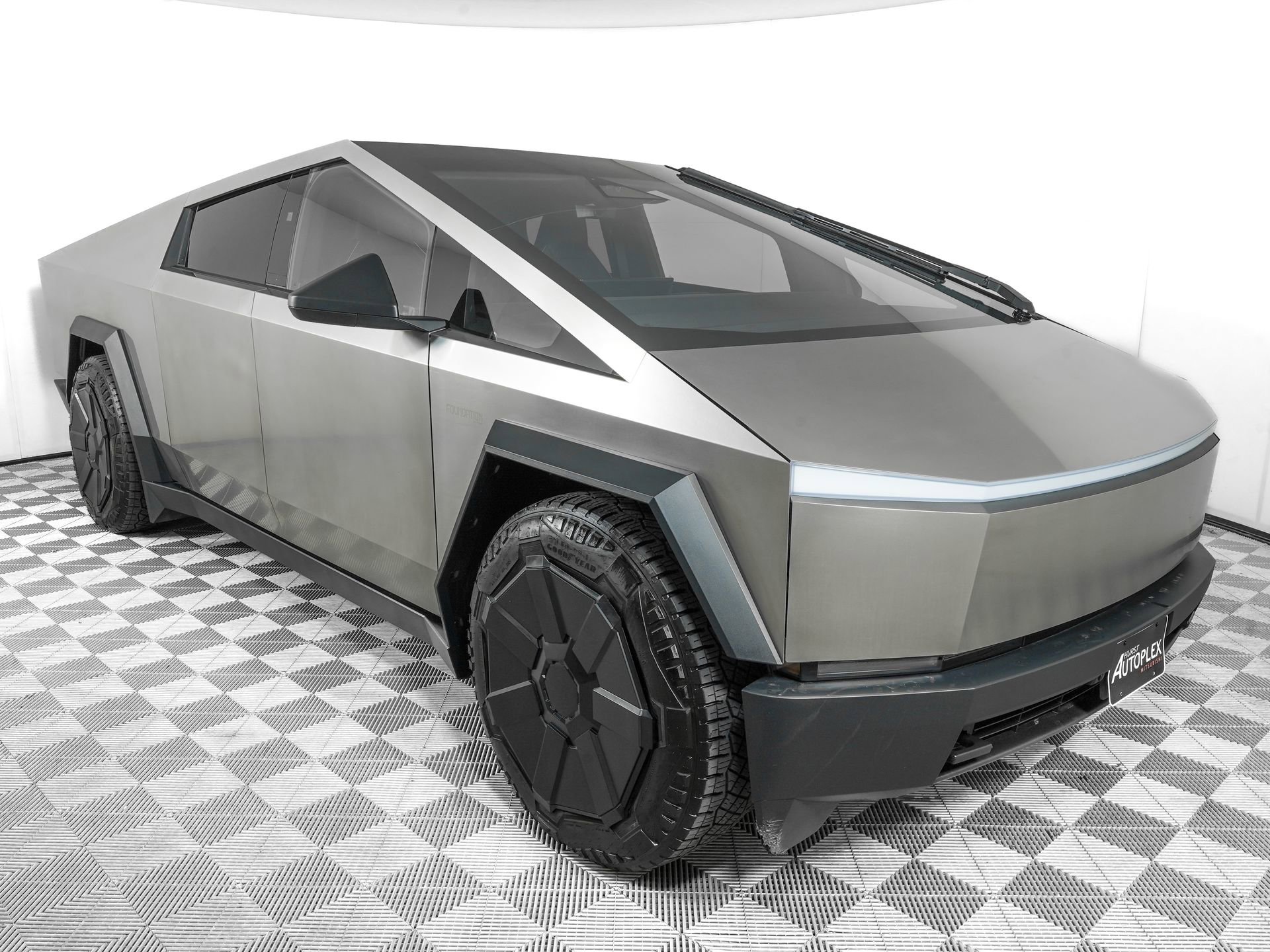 Used 2024 Tesla Cybertruck Cyberbeast AWD/4WD image 3