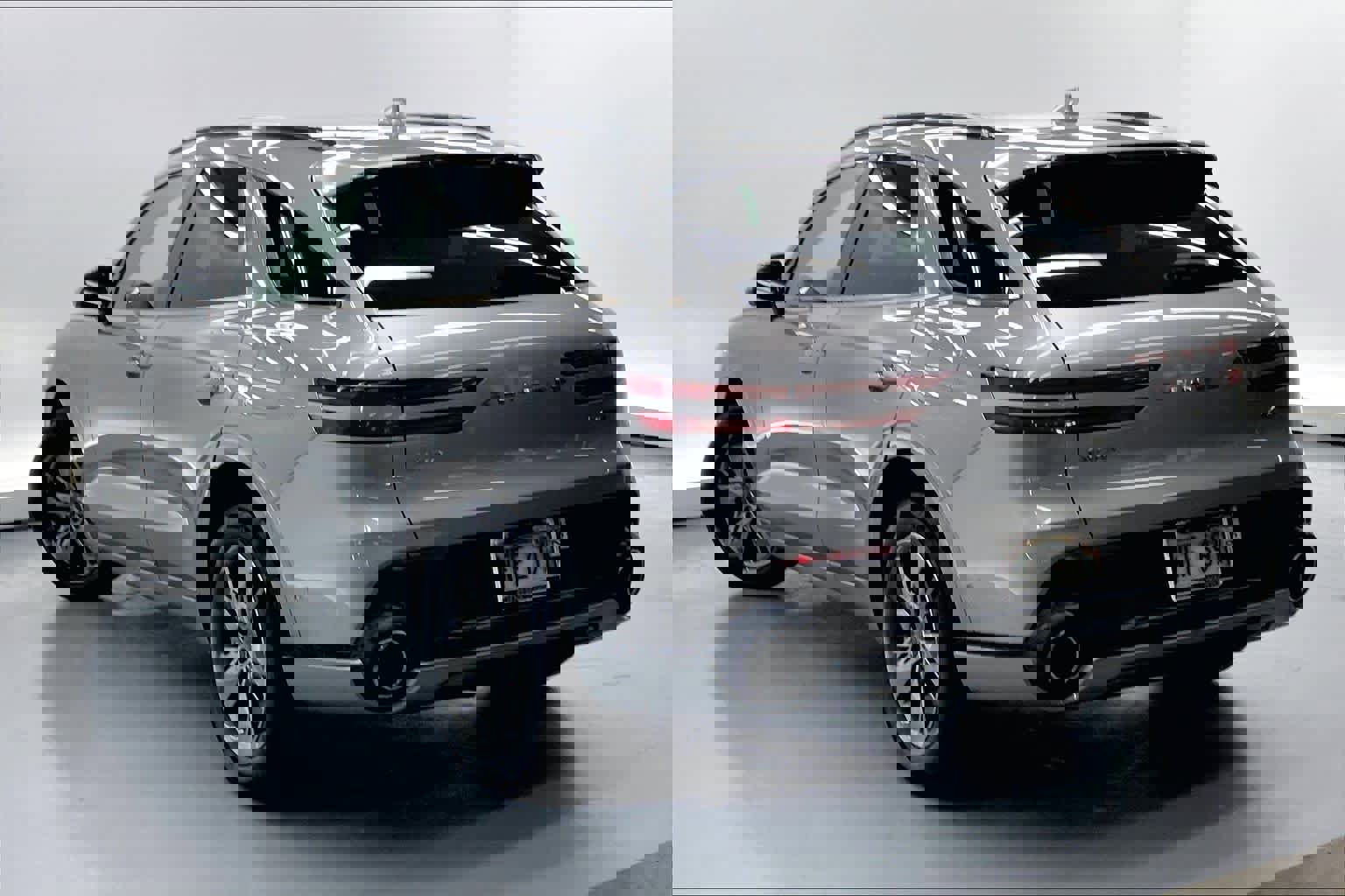 Used 2022 Genesis GV70 3.5T Sport w/ Sport Advanced Package image 2