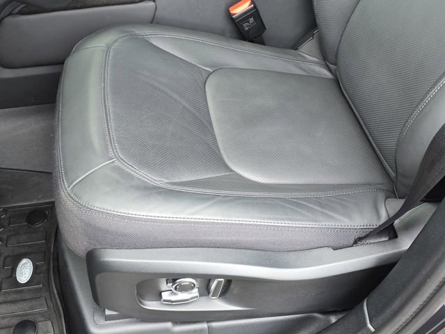 Used 2025 Land Rover Defender 130 V8 image 31