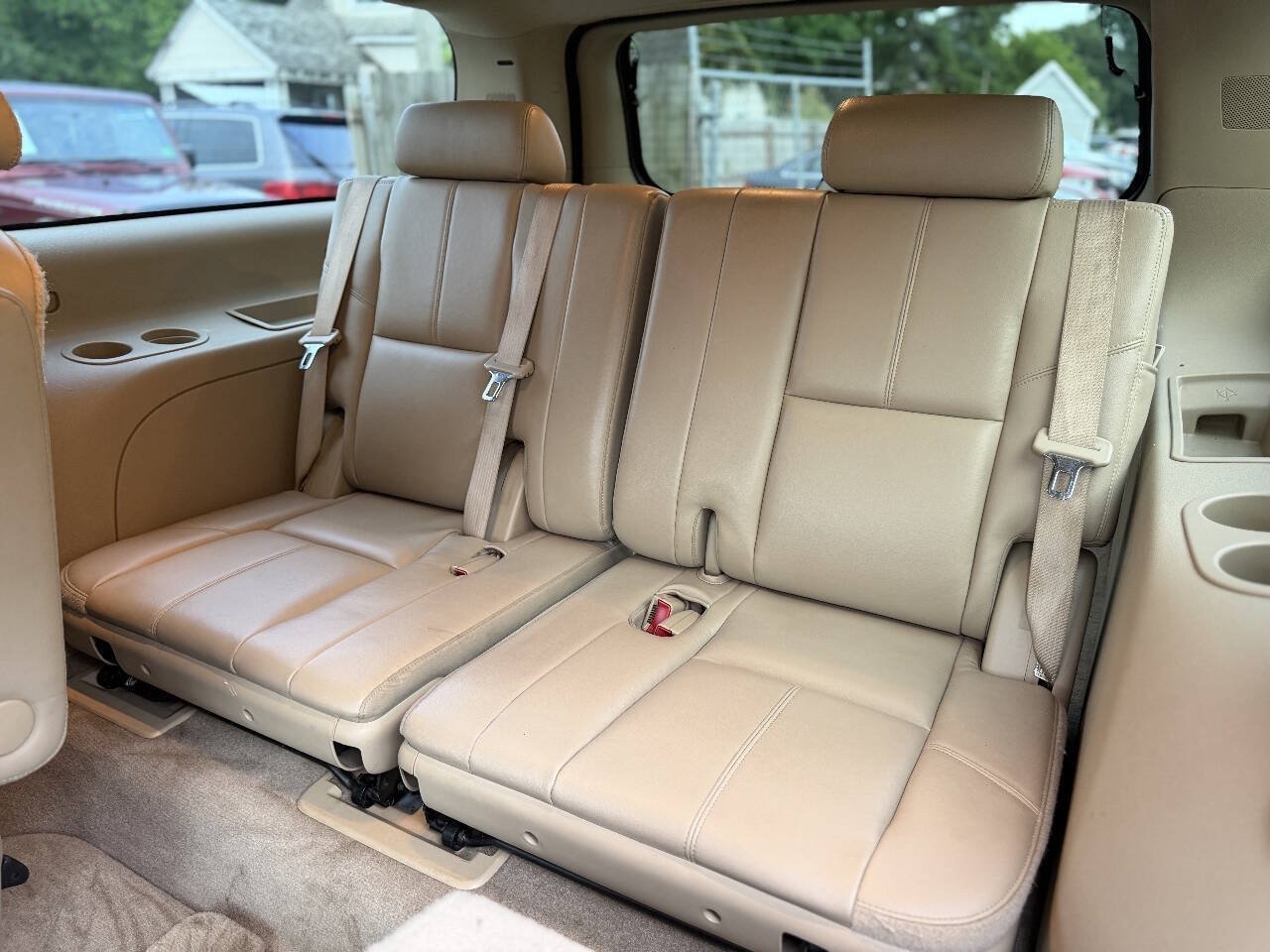 Used 2009 Chevrolet Suburban LT w/ Luxury Package RWD image 17