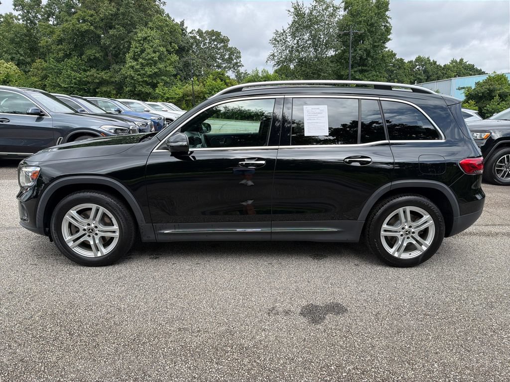 Used 2021 Mercedes-Benz GLB 250 4MATIC w/ Premium Package image 4