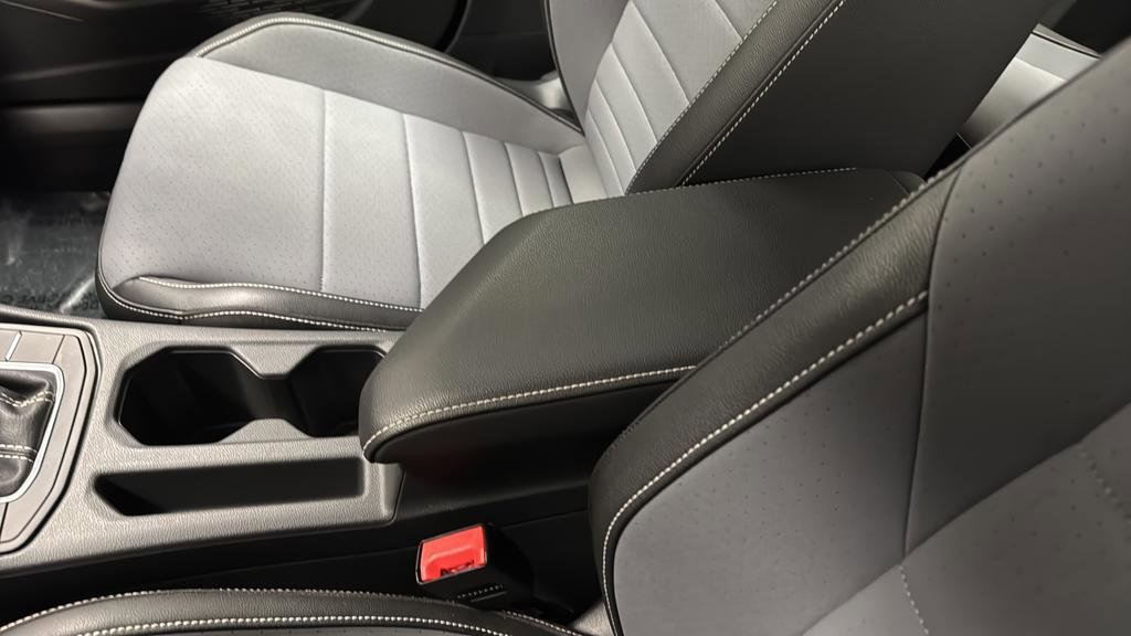 Used 2025 Volkswagen Jetta SE image 21