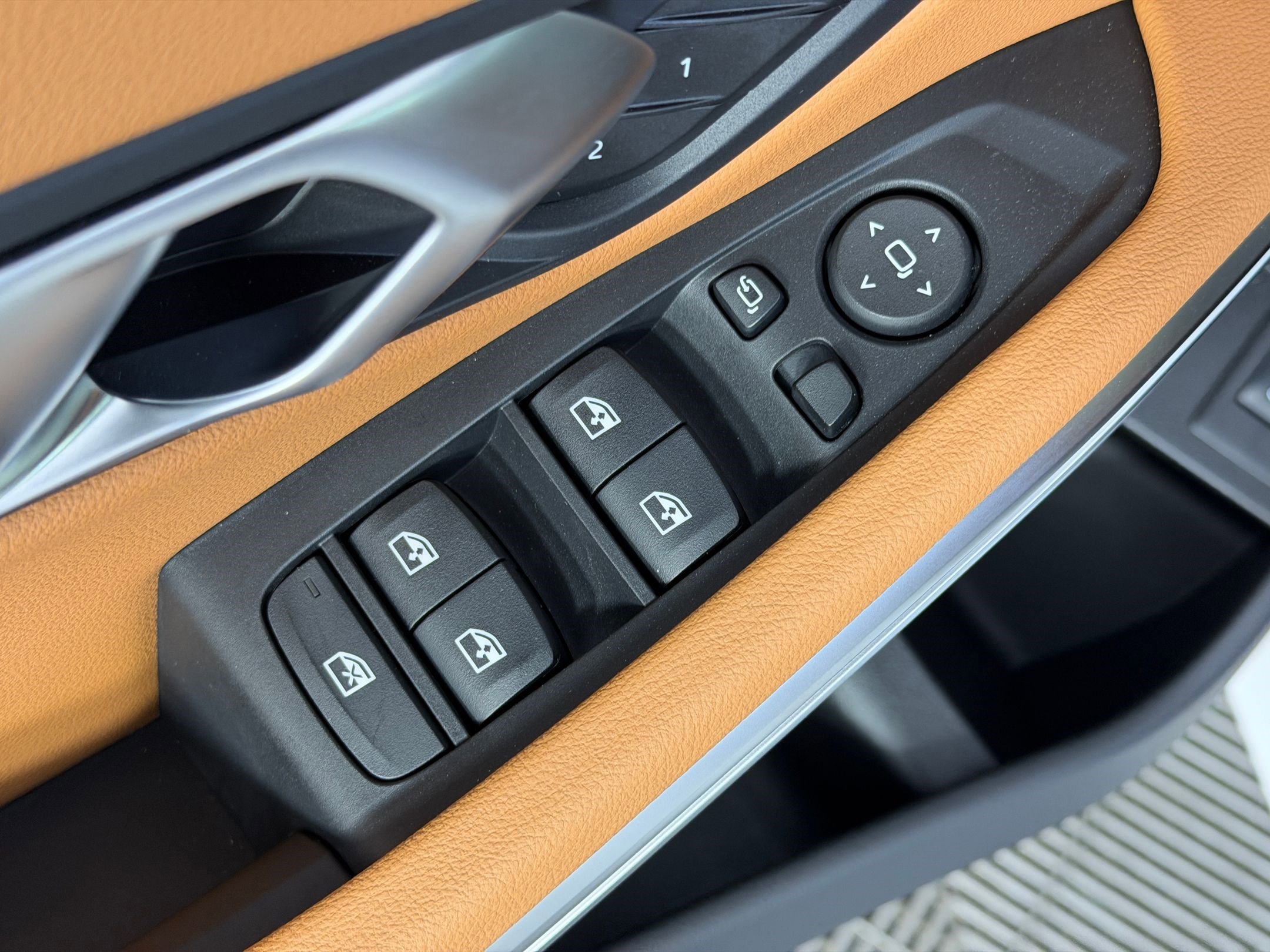 Used 2026 BMW 330i Sedan w/ M Sport Package image 23