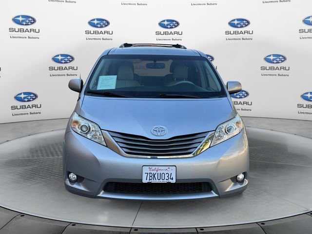 Used 2013 Toyota Sienna XLE w/ Entertainment Pkg image 2