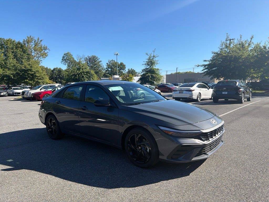 New 2026 Hyundai Elantra SE FWD image 9