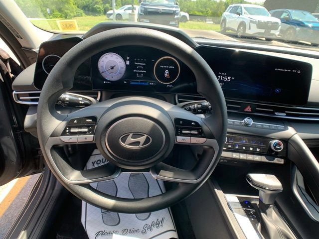 Used 2024 Hyundai Elantra SEL FWD image 14