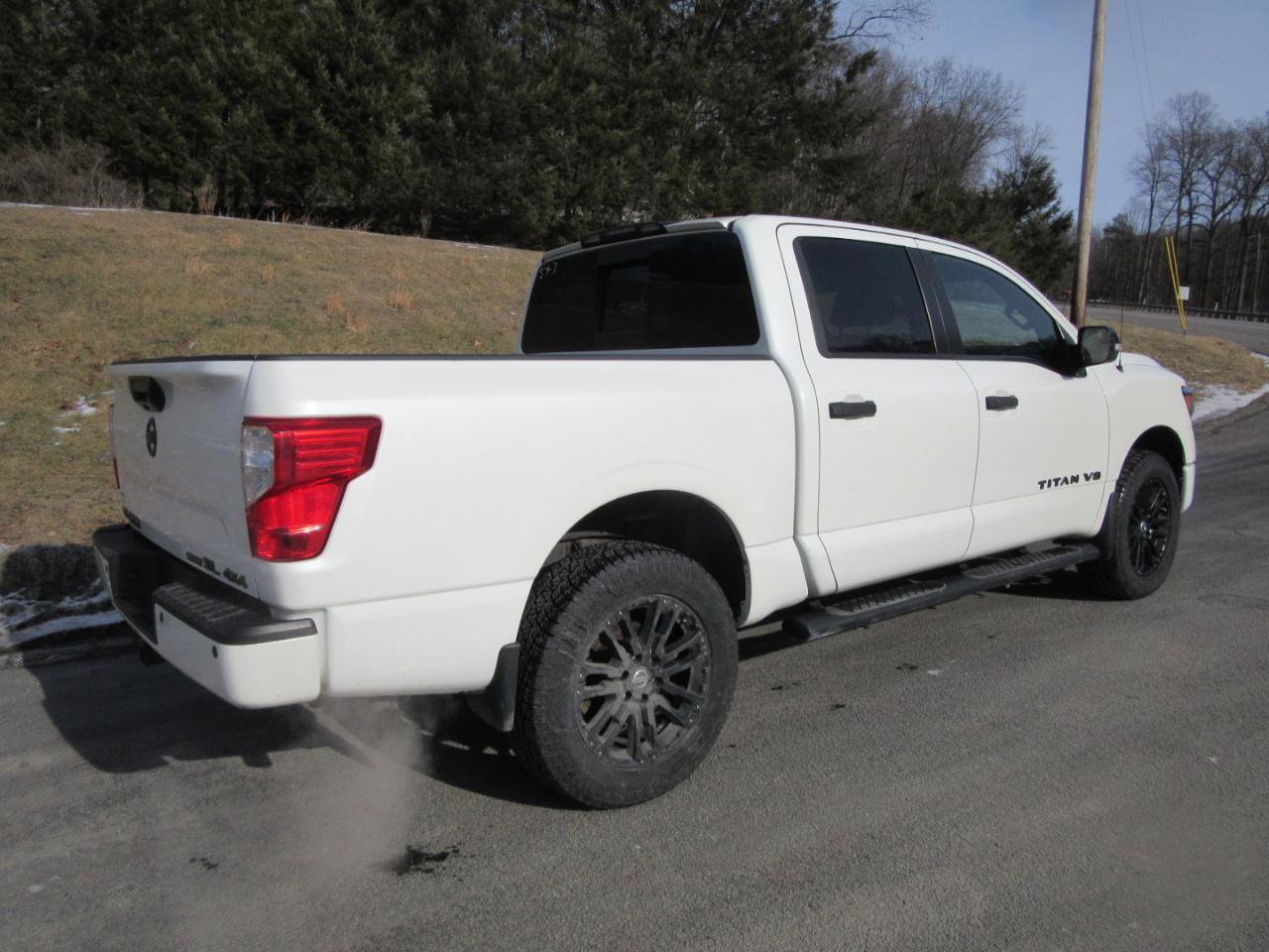 Used 2019 Nissan Titan SL w/ Midnight Edition image 3