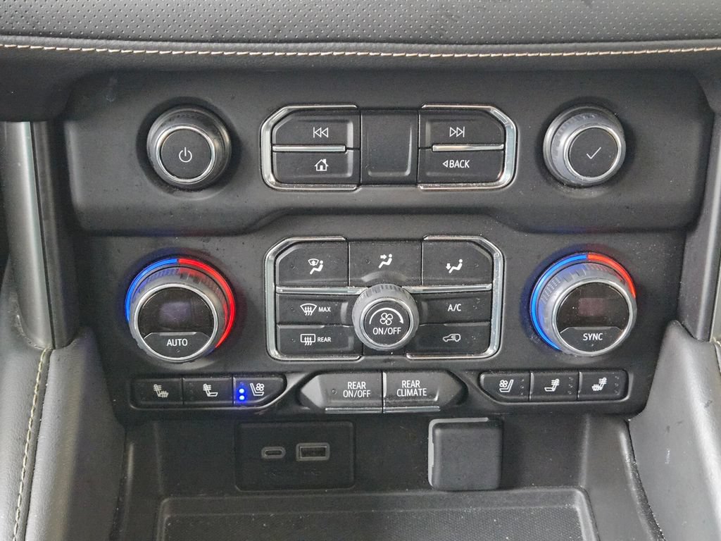 Used 2023 Chevrolet Suburban Premier AWD/4WD image 26