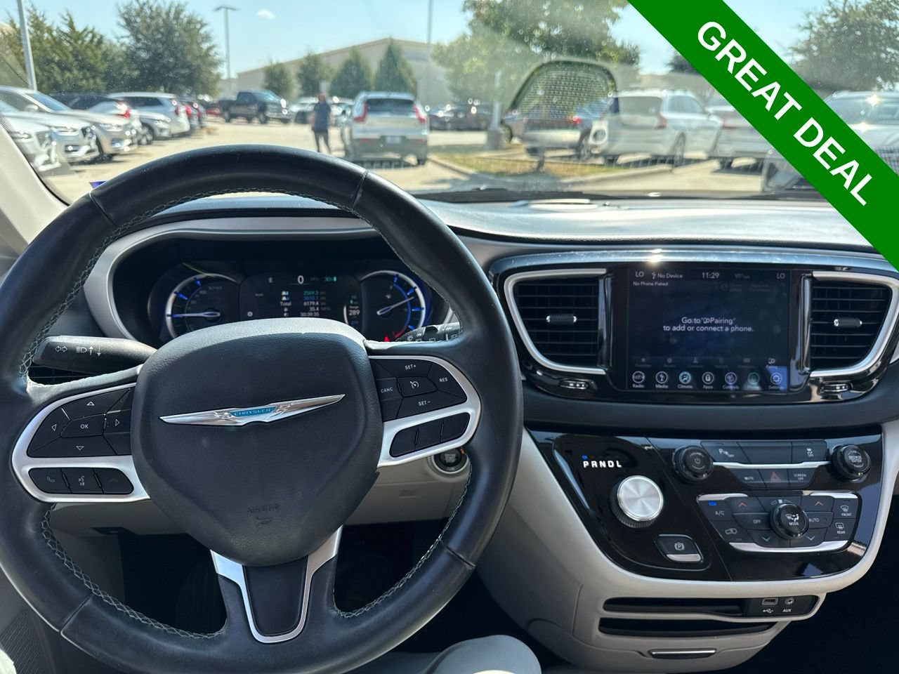 Used 2018 Chrysler Pacifica Touring-L FWD image 17