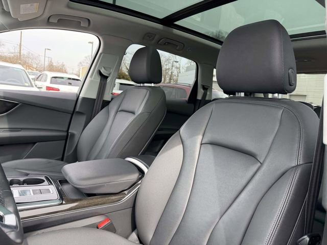 Used 2023 Audi Q7 2.0T Premium w/ Towing Package image 11
