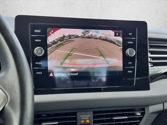Used 2025 Volkswagen Jetta SE FWD image 14
