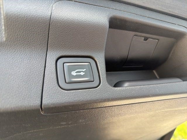 Used 2019 GMC Acadia SLE w/ Driver Alert Package I FWD image 17